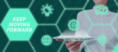 İlhamı gösteren metin İlerlemeye devam et, iş fikri karmaşık olmayan herkesi davet et