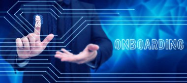 Yeni bir çalışanı bir organizasyona entegre etme süreci anlamına gelen 