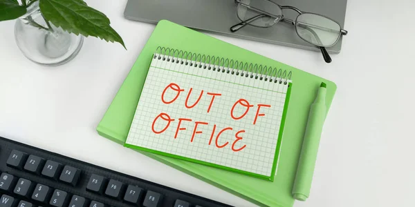 Sign Displaying Out Office Επιχειρηματική Βιτρίνα Έξω Από Δουλειά Κανείς — Φωτογραφία Αρχείου