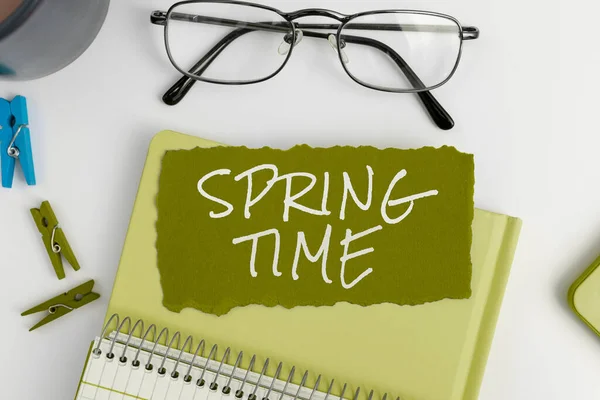 Hand Writing Sign Spring Time Word Temperate Season Year Identified — Stock Photo, Image