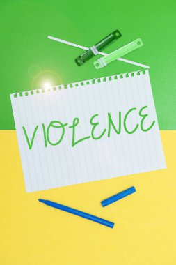 Şiddeti, fiziksel şiddeti, zarar vermek, zarar vermek, zarar vermek ya da yok etmek için kullanılan yazıyı gösteriyor.