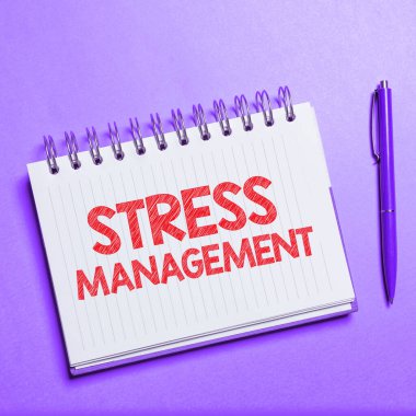 Kavramsal manşet Stres Yönetimi, stresi azaltan davranış ve düşünme şekillerini öğrenmek için kullanılan kelime.