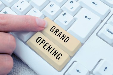 Metin başlığı Büyük Açılış, İş Fikri Kurdelesi Yeni İşletme İlk Resmi Gününü Kesiyor