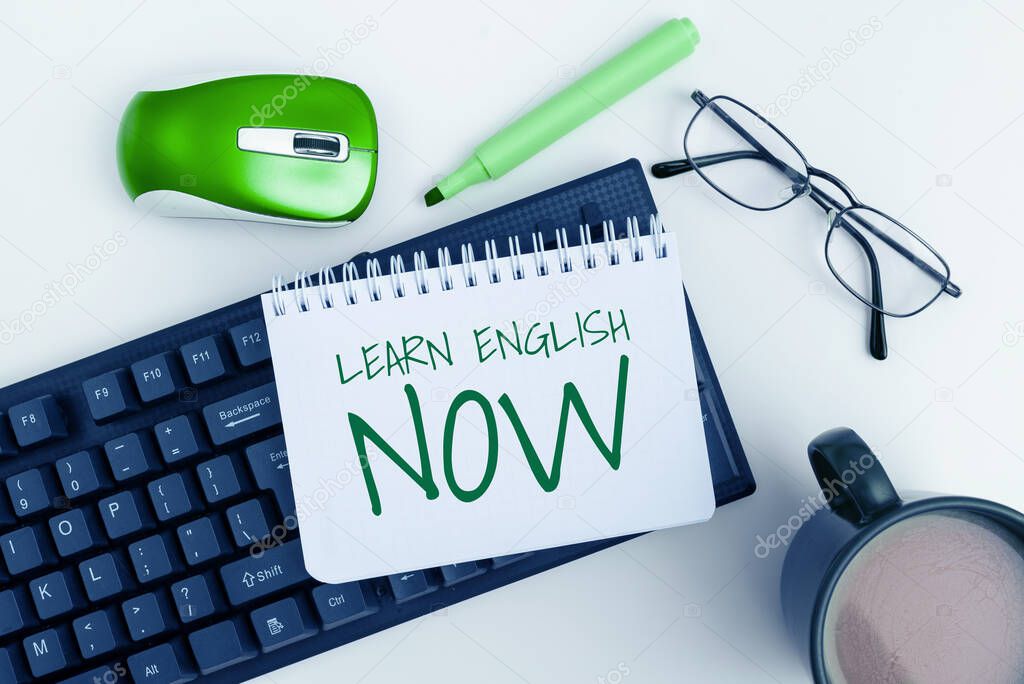Texto presentando Aprende inglés ahora, Word para ganar o adquirir