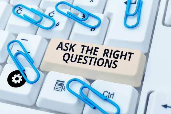 Hand Writing Sign Ask Right Questions Concept Meaning Look Professional — Fotografia de Stock