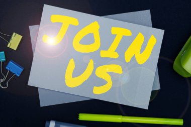 Kavramsal başlık Bize Katıl, Toplum Takımına Kavramsal Fotoğraf Kaydı veya blog Sosyal medyaya kaydet