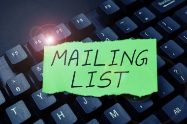 İlham verici E- posta Listesini gösteren metin, periyodik posta dağıtımına üye olanların listesine yazılan Sözcük
