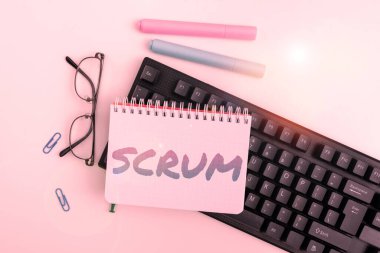 Scrum, Business konsept el yazısını oyunun yazılı karakterlerinden farklı olarak sunan metin başlığı