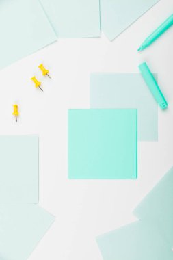 Çoklu Koleksiyon Ofisi Kırtasiye Fotoğrafı Tablo Üzerine Yerleştirildi