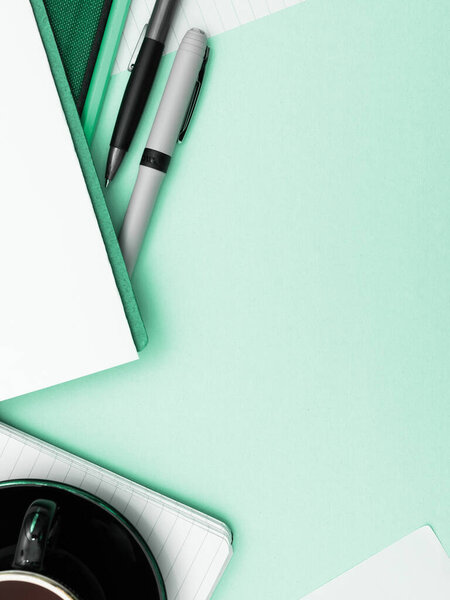 Офисные принадлежности, наклейки, ручки для ноутбуков