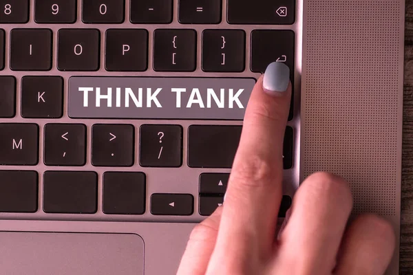 Kavramsal Başlık Think Tank Nternet Kavramı Yenilikçi Değerli Çözümler Düşünme — Stok fotoğraf