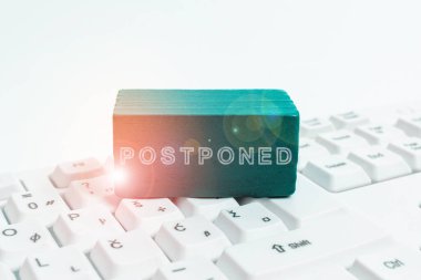 Ertelenmiş, kavramsal fotoğrafı öncelik, tercih ya da önem sırasına göre daha sonra yerleştirme işareti