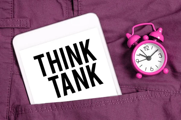 Sinal Texto Mostrando Think Tank Conceito Significado Pensando Soluções Inovadoras — Fotografia de Stock