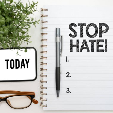 El yazısı işareti: Nefret ve İnternet Kavramını Durdur Diğerlerine yönelik agresif baskı ve sindirmeyi önle