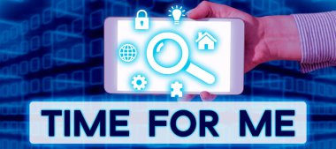 Benim için kavramsal manşet zamanı, iş genel değerlendirmesi. Kendimle olmak için bir dakika ayıracağım. Rahatlayın. Mutluluk.