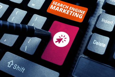 Kavramsal başlık Arama Motoru Pazarlaması, İnternet Konsepti arama sonuç sayfalarında web sitesinin görünürlüğünü teşvik eder