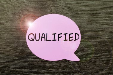 İlham nitelikli, kavramsal, resmi olarak belirli bir işi yapmak için eğitilmiş metni göstermek