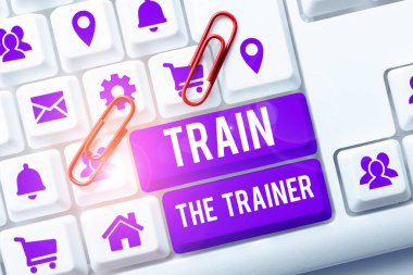 Eğitmen Trenini, İnternet Kavramını, akıl hocasını veya diğerlerini eğitmek için tanımlanan metin işareti sınıfa katılıyor