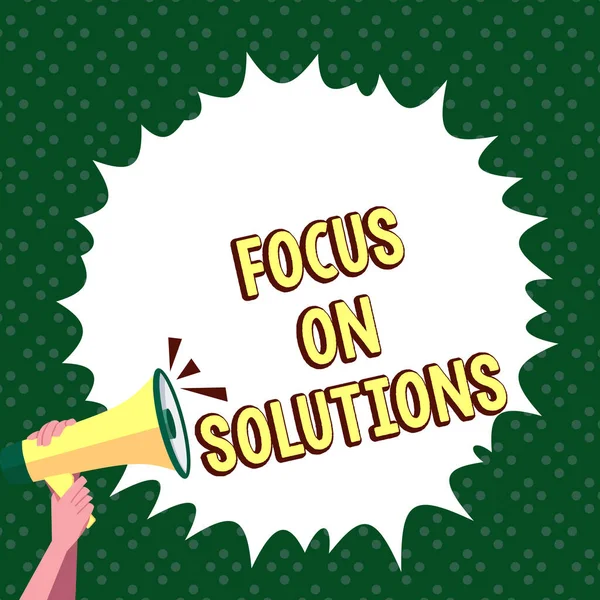 Znak Tekstowy Pokazujący Focus Solutions Conceptual Photo Potężny Praktyczny Sposób — Zdjęcie stockowe