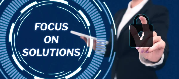 Szöveg Megjelenítése Focus Solutions Conceptual Photo Powerful Practical Way Achieve — Stock Fotó