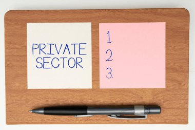 Özel sektörü temsil eden metin başlığı, iş genel değerlendirmesi hükümet tarafından kontrol edilmeyen veya sahibi olunmayan bir ekonominin parçası