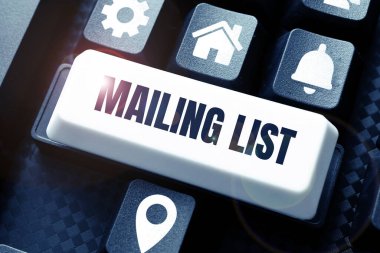 E- posta Listesini sunan metin başlığı, periyodik posta dağıtımına üye olanların Kavramsal fotoğraf listesi