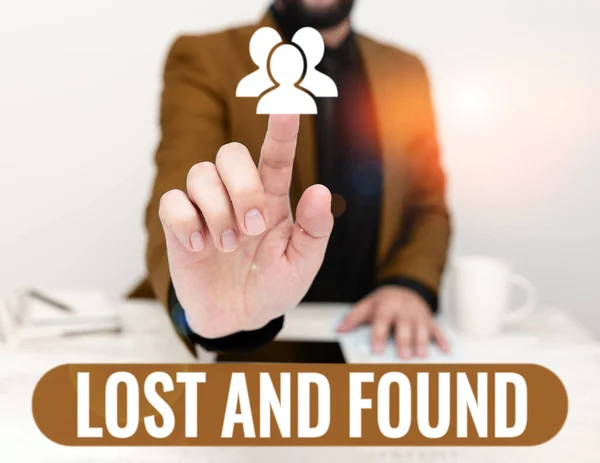 Sign Displaying Lost Found Business Overview Place You Can Find —  Fotos de Stock