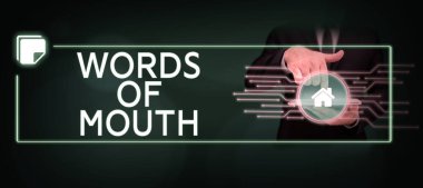 Ağızdan Kelimeler, iş yaklaşımı basit ifadelerinin birini iyileştirmeye ya da yaralamaya yardımcı olabileceğini gösteren metin işareti