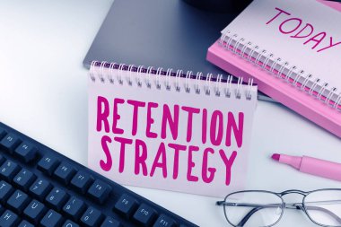 El yazısı imzası Geri Alma Stratejisi, çalışanların cirosunu ve yıpranmasını azaltmak için iş fikri faaliyetleri