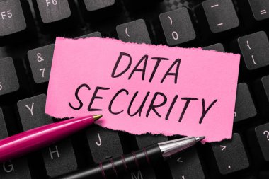 Veri Güvenliğini, Gizlilik Sözcüğünü, Disk Şifreleme Yedeklerini ve Parola Kalkanlarını gösteren bir imza