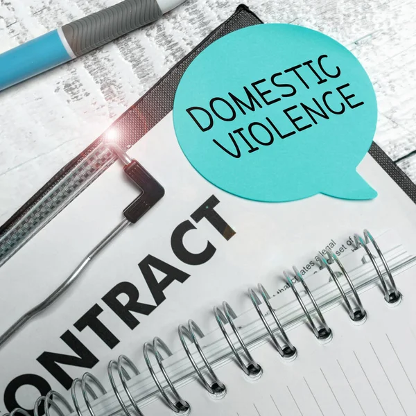 Text Caption Presenting Domestic Violence Business Approach Violent Abusive Behavior —  Fotos de Stock
