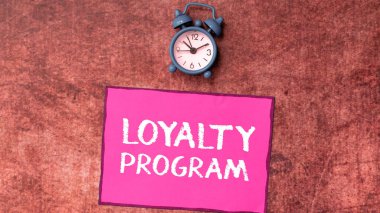 El yazısı Sadakat Programı, Konsept: Müşterileri tekrarlamak için teşvikler sağlayan pazarlama çabaları