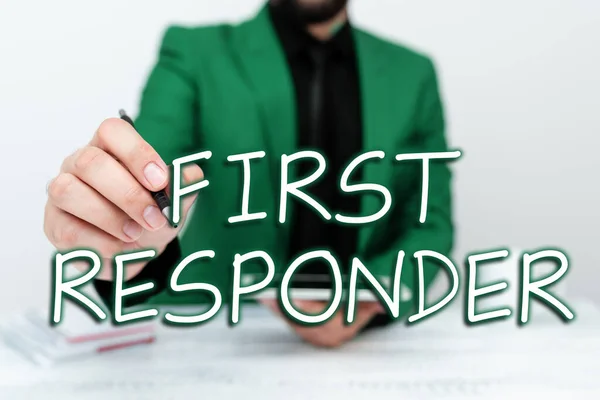 Текст Показывающий Вдохновение First Responder Business Idea Person Who Responsible — стоковое фото