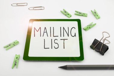 Kavramsal başlık E- posta Listesi, periyodik posta dağılımına abone olanların İnternet Kavramsal Listesi
