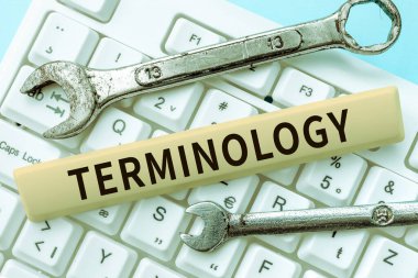 Çalışmalarda belirli teknik uygulamalarla kullanılan Terminoloji, İş kavramı terimleri sunan metin başlığı