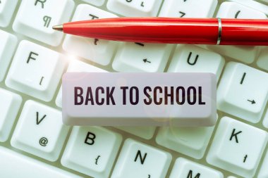 El yazısı metni Okula Dönüş, Sözcük Yeni Öğretmenler Üzerine Yazıldı Arkadaşlar Üniforma Tanıtım Ücreti