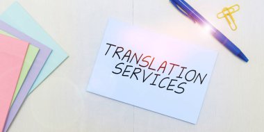 İnsanlara konuşma tercümesi sağlayan kavramsal ekran çeviri hizmetleri, iş fikri organizasyonu