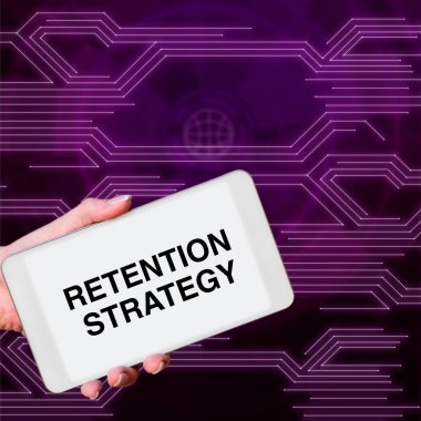Retention Strategy 'yi gösteren metin işareti, çalışanların cirosunu ve yıpranmasını azaltacak faaliyetler için kelime
