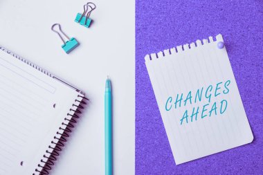 İlerideki Değişiklikleri gösteren ilham kaynağı, Değiştirilmesi gereken kavramsal fotoğraf veya başka bir değişimin farklı olması