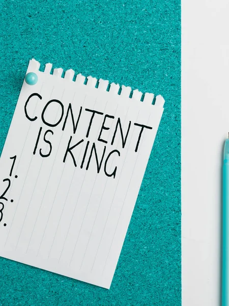 Writing Displaying Text Content King Business Approach Content Heart Todays — Stock Photo, Image