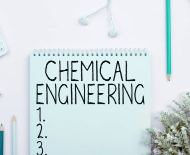 El yazısı kimya mühendisliği, iş yaklaşımı endüstriyel kimya uygulaması ile ilgili gelişen şeyler.