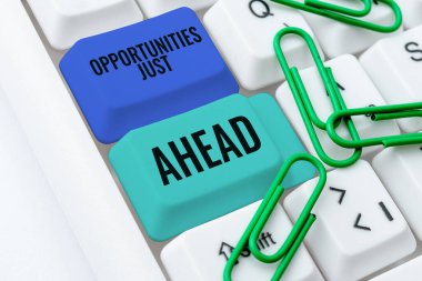 El yazısı metinleri. Fırsatlar İleride, kısa sürede bir şeyler yapılmasını mümkün kılan iş fikri seti.