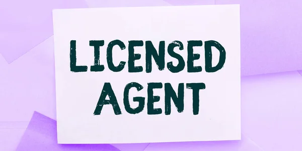Skriva Visa Text Licensierad Agent Affärsöversikt Auktoriserad Och Ackrediterad Säljare — Stockfoto