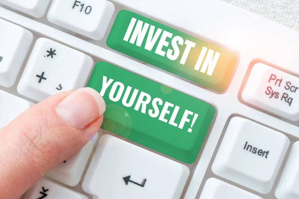 Koncepcionális Kijelző Befektetés Önmagadba Koncepció Jelentése Dolgokat Vagy Anyagokat Tanulni — Stock Fotó