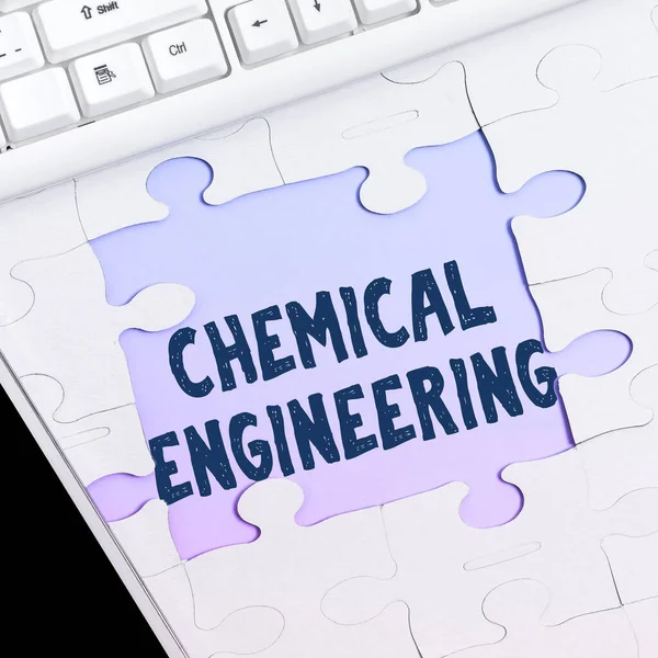 Текст Почерка Chemical Engineering Business Concept Developing Things Dealing Industrial — стоковое фото