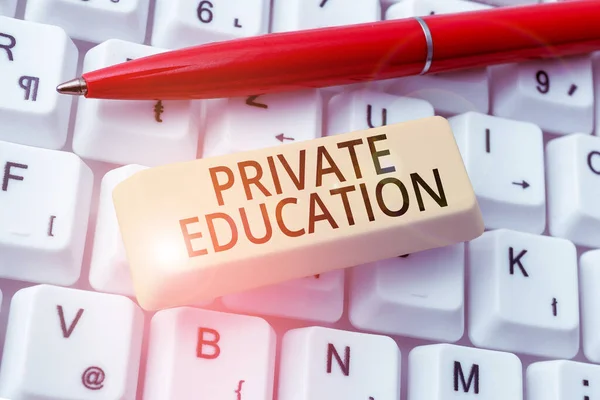 私人教育 属于特定个人或群体的商业概念 — 图库照片