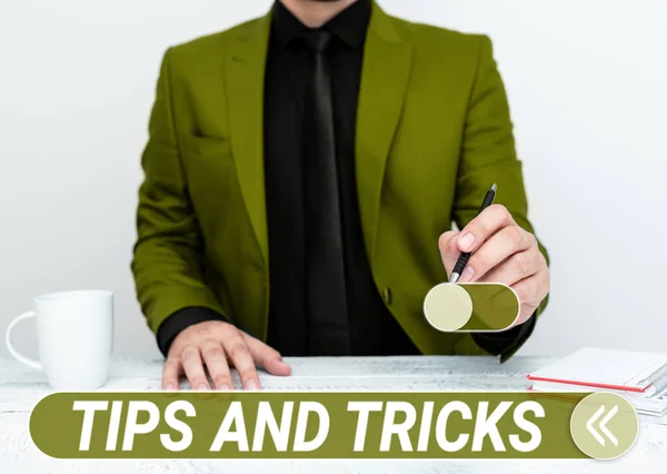 Textschild Mit Tipps Und Tricks Geschäftsidee Hilfreiche Ratschläge Die Bestimmte — Stockfoto