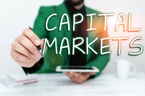 Handwriting Text Capital Markets Concept Meaning Allow Businesses Raise Funds — Foto de Stock