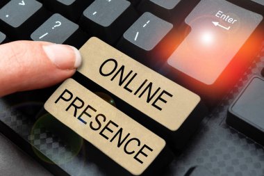 Çevrimiçi Yazı İşareti, Çevrimiçi Arama ile bulunabilecek birinin varlığı üzerine Yazılan Sözcük