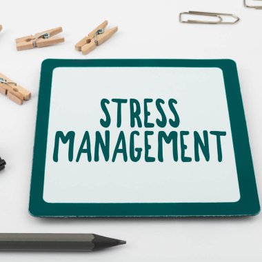 El yazısı işareti Stres Yönetimi, stresi azaltan davranış ve düşünme şekillerini öğrenmek için kelime